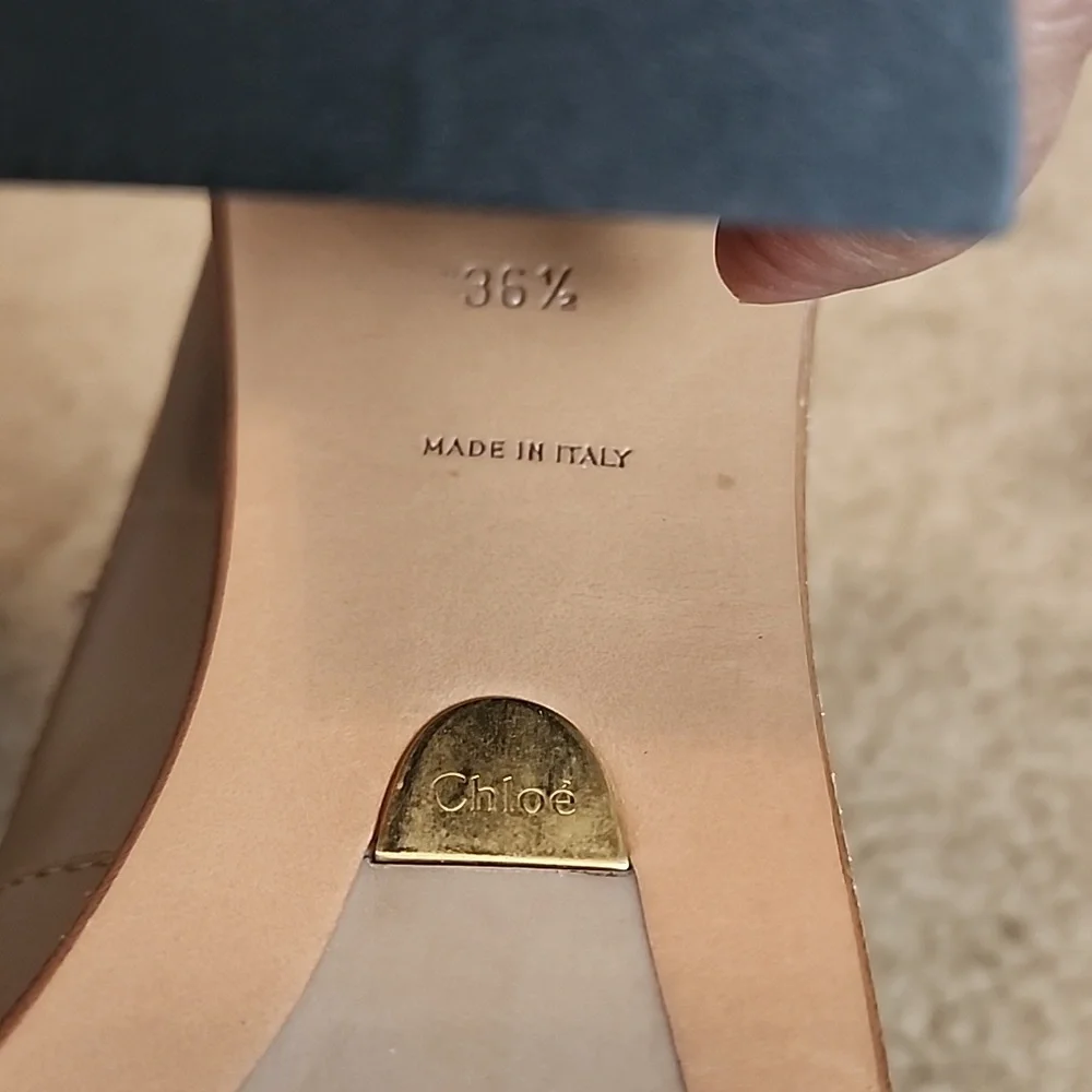 Chloe Leather Pumps - Picture 15 of 16